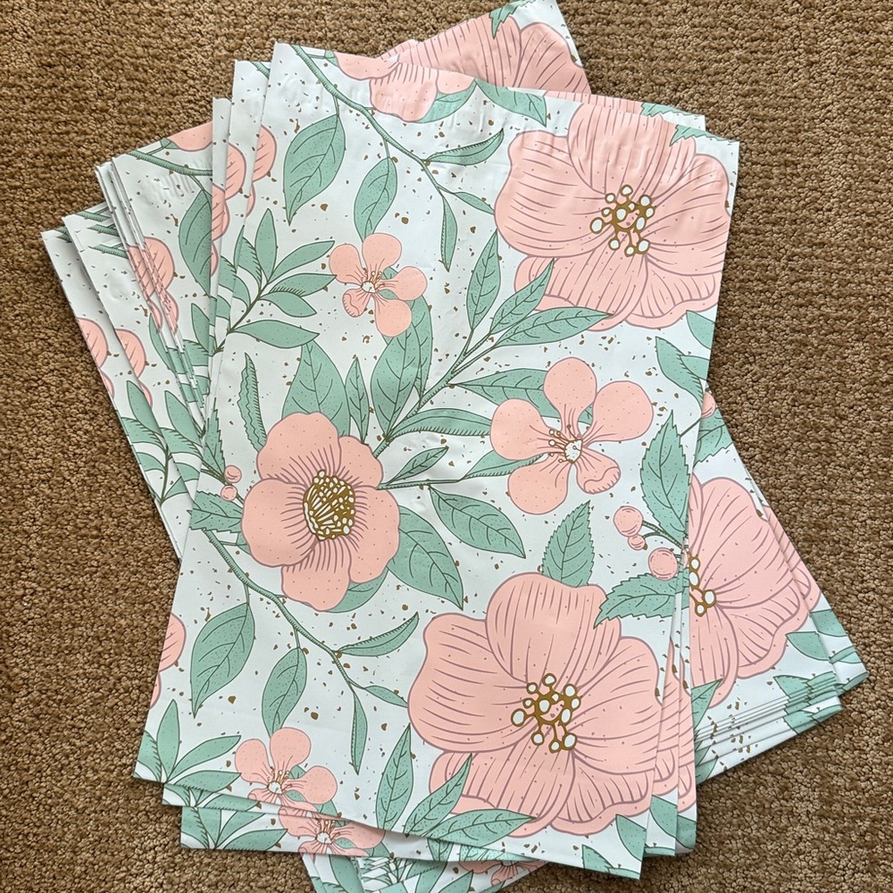 {10} NEW pretty floral gold poly mailers 10x13”